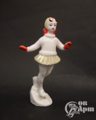 Скульптура "Девочка на коньках"